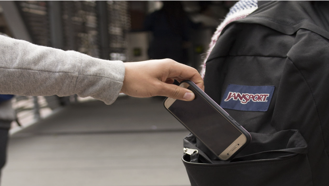 Las estaciones más “tenebrosas” de TransMilenio: dónde más roban celulares en Bogotá y en qué horarios